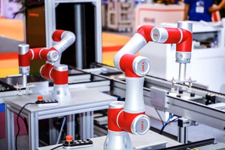 JAKA正規代理店｜株式会社OMKSが協働ロボット「JAKA」