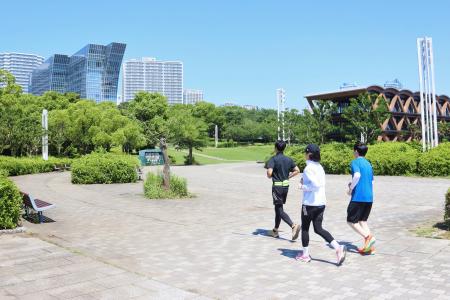 【ザ・カハラ・ホテル＆リゾート 横浜】朝の日差しや