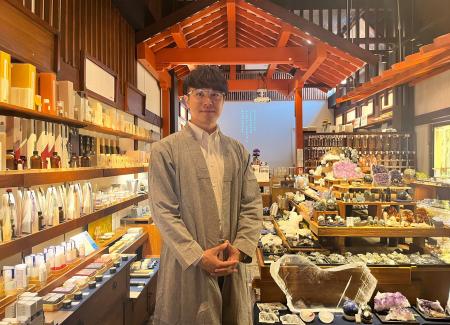 神社ソムリエ・佐々木優太氏が「岩座-IWAKURA-」公式
