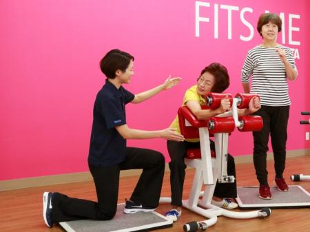 【うめきた温泉 蓮 Wellbeing Park】健康スタジオにタ