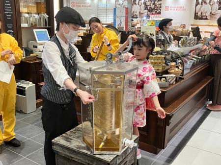 【大丸心斎橋店】百貨店の屋上で「都市養蜂」に挑戦し