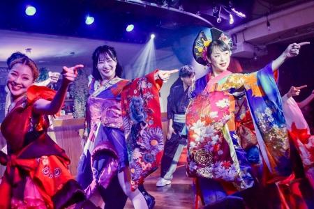 バーテン全員がプロダンサー！　異色のエンタメバー「