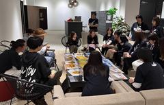 新宿本社ビルにパーパス壁画制作