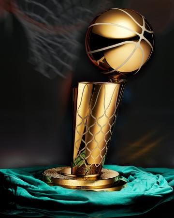 ティファニー、NBAファイナルで優勝のオクラハマシテ