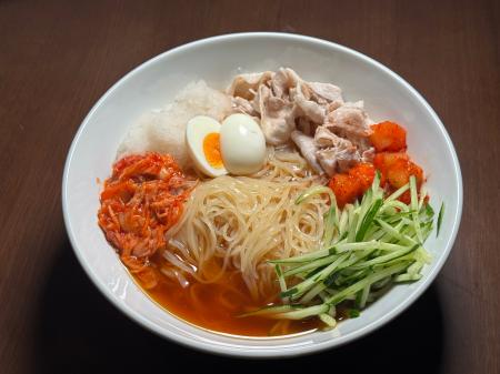 東京冷麺、『 冷麺で満腹 』を実現する総重量約4kgの