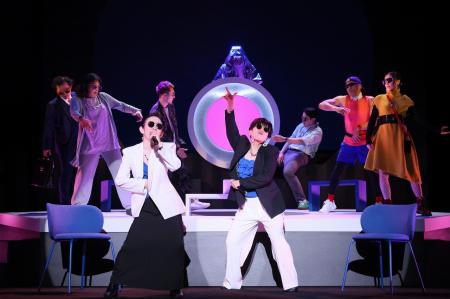 文学座公演『もうひとりのわたしへ』の出演者とutf-8