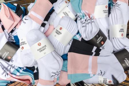 「FRGMT FUKUSKE SOCKS」をコンセプトストア「V.A.」