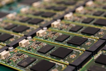 複数IoT端末の一体運用を可能にする高密度統合型IoTシ