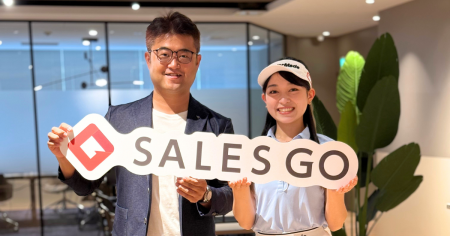 SALES GO、女子ゴルファー齊藤 妙選手とスポンサー契