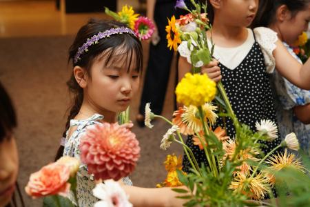 テイクアンドギヴ・ニーズが結婚式場で小学生に体験と