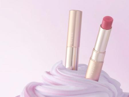 血色ピンクにラベンダーの儚さをひとさじ！「オペラ」
