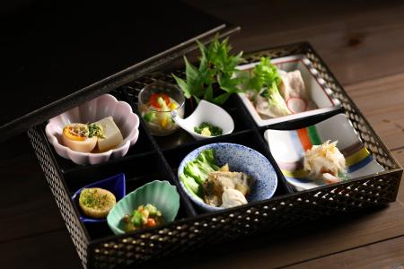 【源泉のお宿 湯河原千代田荘】夏の味覚で季節を感じ