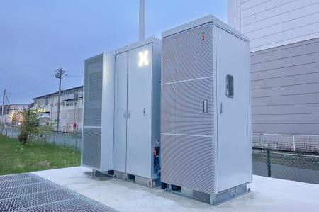 ニチレイロジグループの物流センターに中型蓄電システ