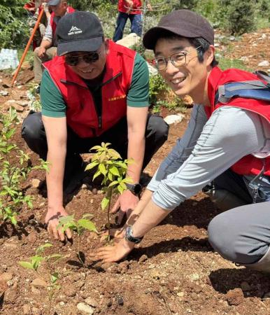 山田養蜂場が、中国で4万本を植樹する、新プロジェク