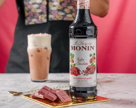 「モナン」×4種のプラントベースミルクラテを飲み比べ