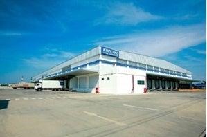 関西外国語大学の学生が、タイの鴻池運輸現地法人でイ