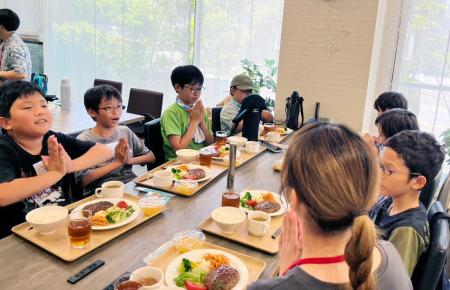 国際学生寮が1日限定の“地域の食卓”に！「第7回こども