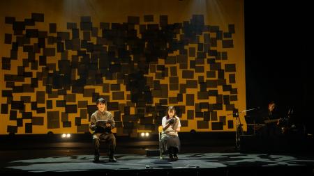 【ステージ写真】戦後80年記念公演朗読劇『あの花が咲