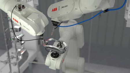 ABB、IRB 1200ファミリーを進化させスピード、精度、