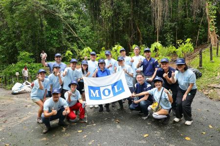シンガポール建国60周年を祝し、国立公園局支援のため
