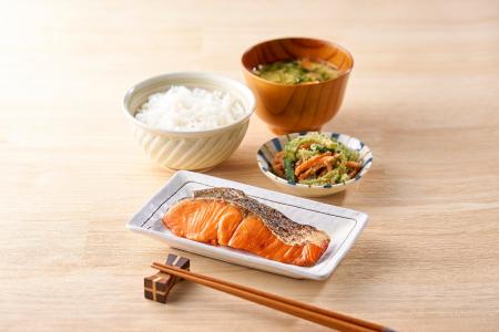 独自の「炭火焼」設備で皮は香ばしく、中身はふっくら