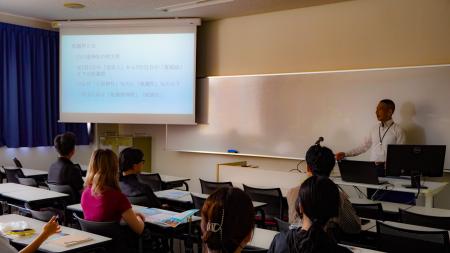 祇園祭を多言語でサポート！ 京都外国語大学が通訳ボ