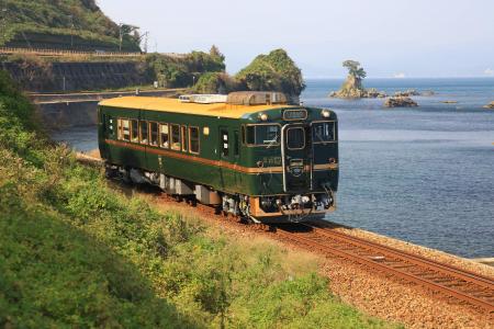観光列車「ベル・モンターニュ・エ・メール～べるもん