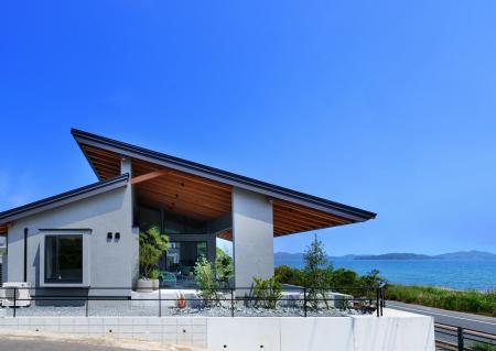 世界初、炭素繊維強化集成材を使用した住宅新商品のモ