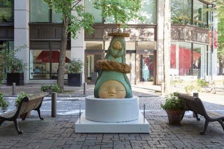 丸の内仲通りで国内外の近現代アートに出会う、触れる