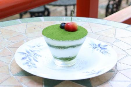 【奈良ホテル】奈良県産抹茶を使用した「和」と「洋」