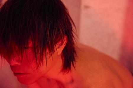 人気声優・谷山紀章の最新写真集「KRONICLE」より新着