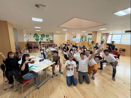 高知の海を未来へ！お笑いコンビ「ツーライス」が小学
