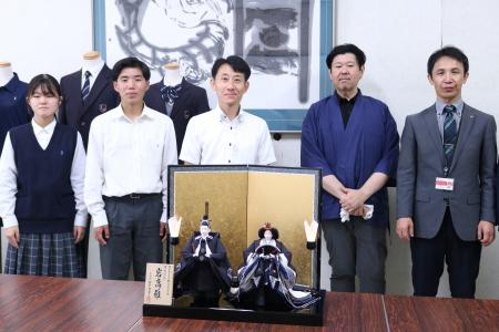 令和８年度開校、埼玉県立岩槻高等学校の新制服をモチ