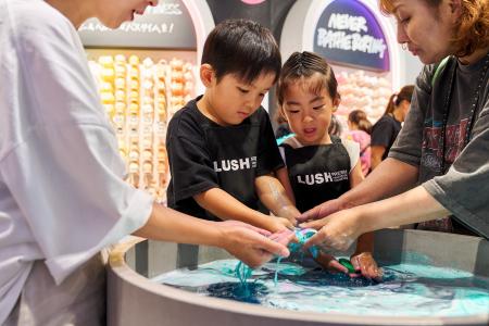 ナチュラルコスメブランドLUSH 豊かな香りに包まれな