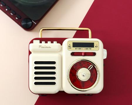 RELAX マルチレトロラジオに「1983」カラー登場！80年