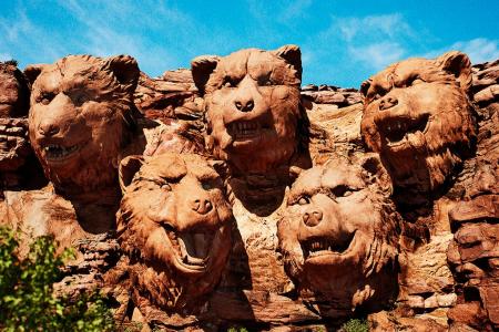 MAN WITH A MISSION、15周年記念公演のライブ映像全曲