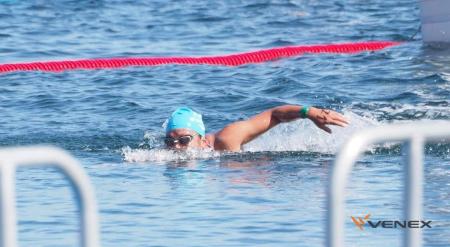 オープンウォータースイミング 松下彩花選手とアンバ