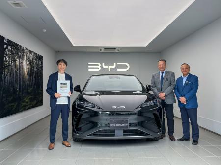 BYD Auto Japan、累計販売台数5,000台目の車両を納車