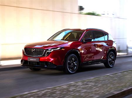 全長×全幅×全高4690mm×1860mm×1695mm、搭載するパ...