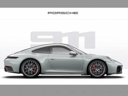 新たに911カレラシリーズに加わった4WDモデル、写...