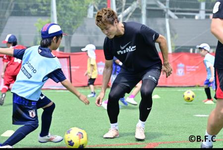 元サッカー日本代表の 柿谷 曜一朗 さんが「ドコモ未