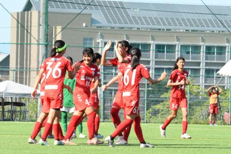 女子サッカーの普及振興に、U-15くノ一サッカー大会に