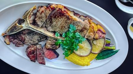 極上の焼き加減は700℃の高温から。THE PEAKだけのTボ