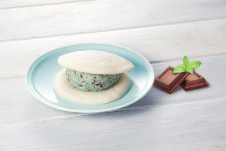チョコミントと掛け合わせた和スイーツ「もちっと白い