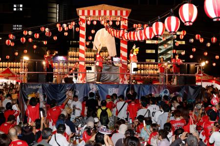 【福岡ソフトバンクホークス】街なかでファンが一体と