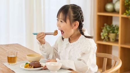 お箸の正しい持ち方を自然と意識できる　指ガイutf-8