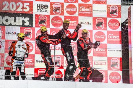 アプリリア RSV4 が鈴鹿 ８耐で表彰台を獲得