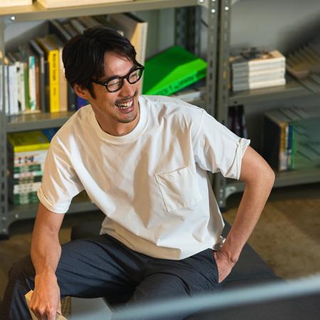 多様化する夏のビジネスウェアに対応！軽量で着心地抜