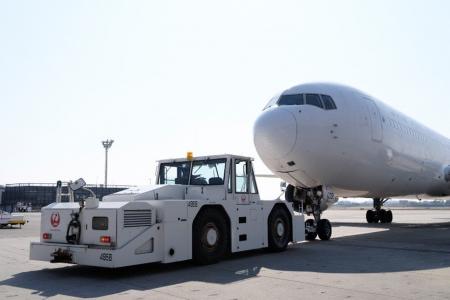 新千歳空港にて、高精度3次元地図データを応用した除