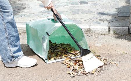 落ち葉掃除がぐっと楽に！ちりとりとごみ箱が一体化「